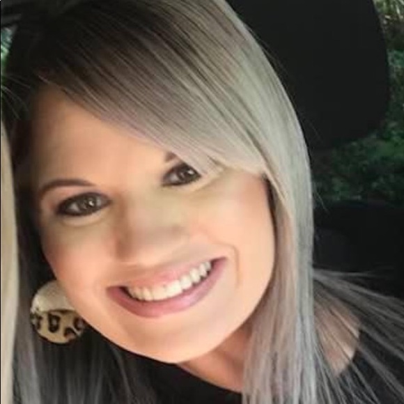 Meet your Posher, Lauren - Picture 1 of 1